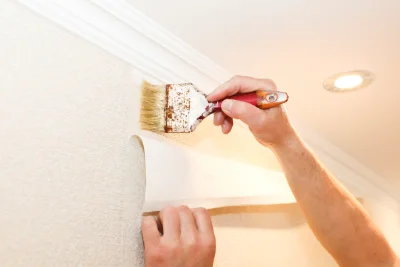 Pose de papier peint à Lannilis — revêtements muraux et toiles de verre